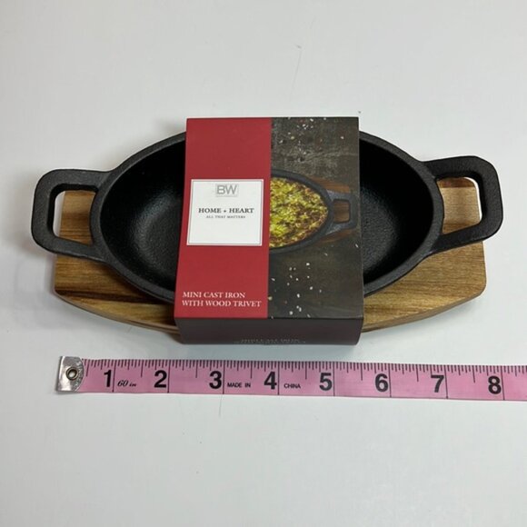 Mini Cast Iron with Wood Trivet - Picture 4 of 4